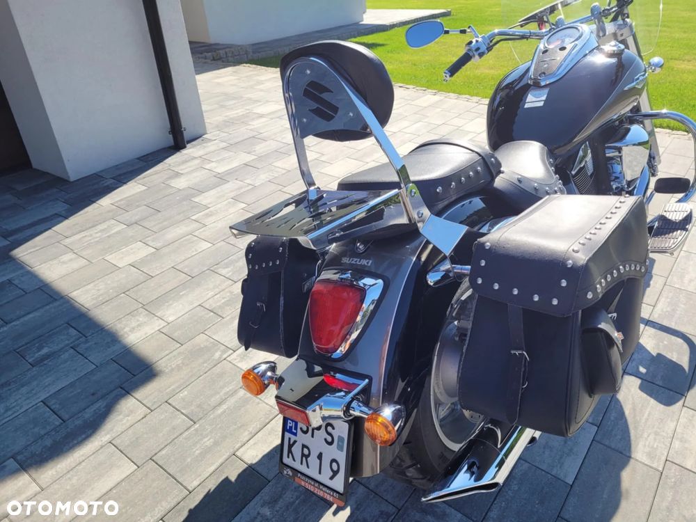 Suzuki Intruder - 13