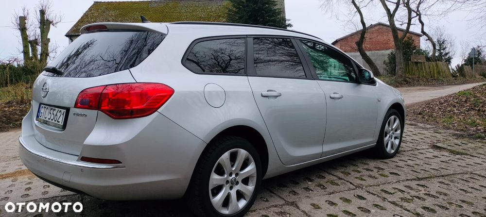 Opel Astra 1.4 T Cosmo - 4