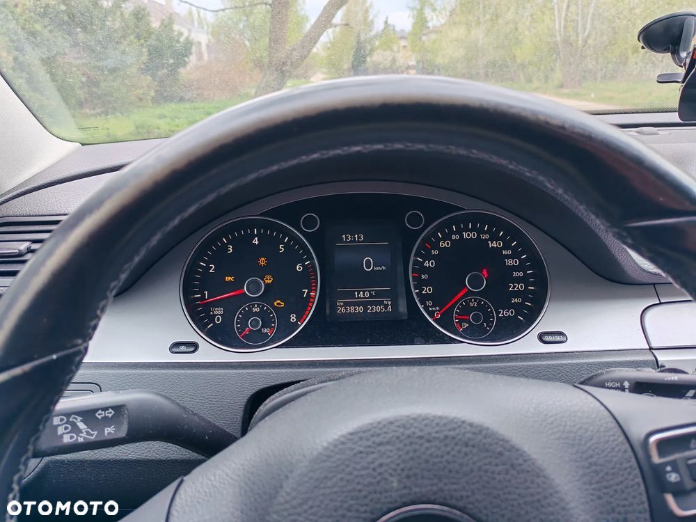Volkswagen Passat - 11