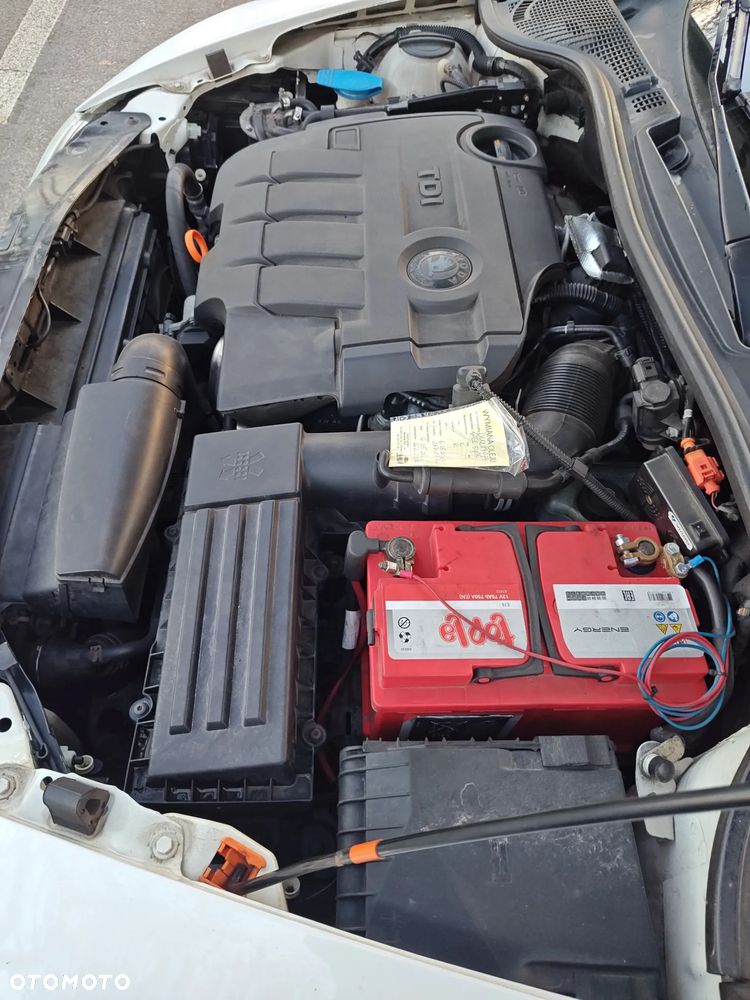 Skoda Octavia 2.0 TDI CR DPF RS - 39