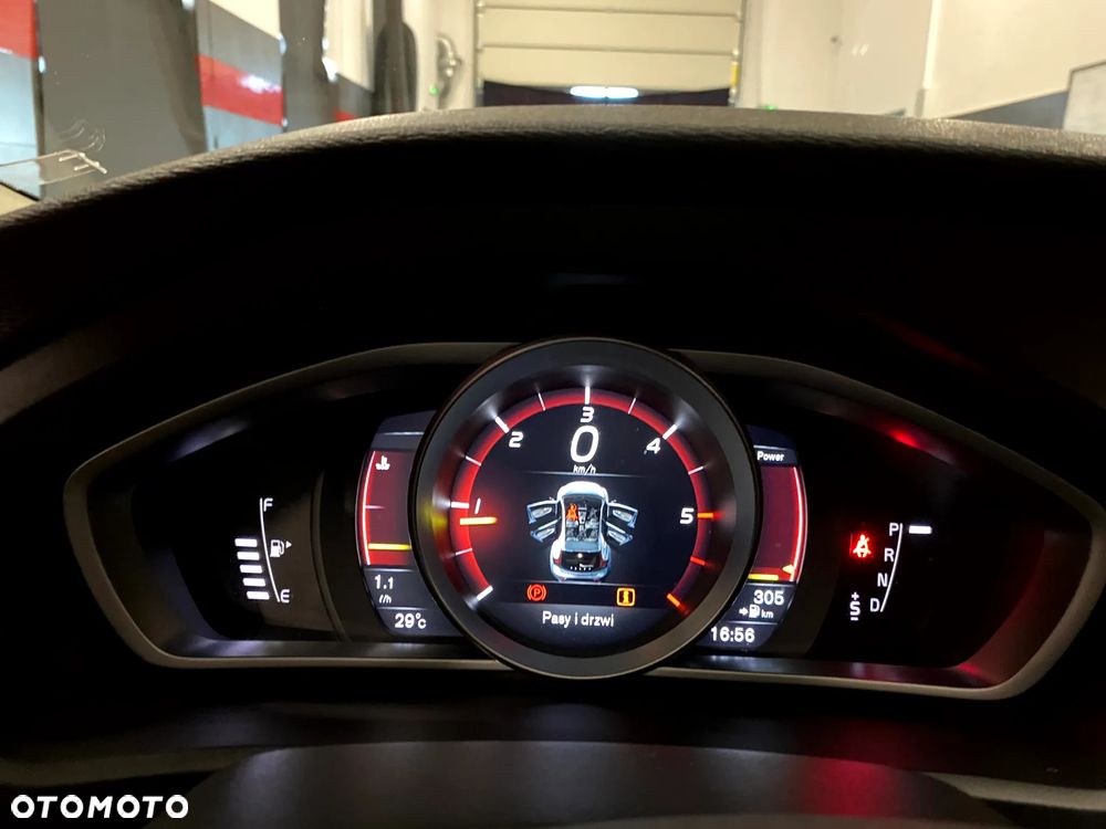 Volvo V40 D3 Drive-E Momentum - 17