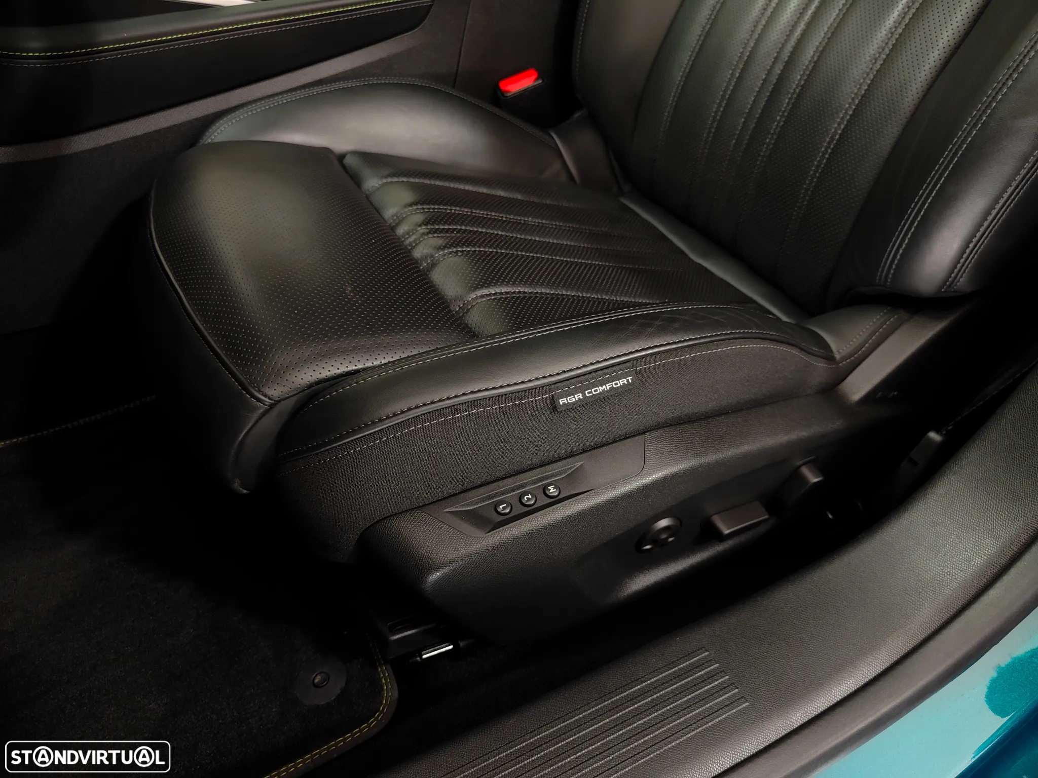 Peugeot 408 1.6 Hybrid GT e-EAT8 - 30