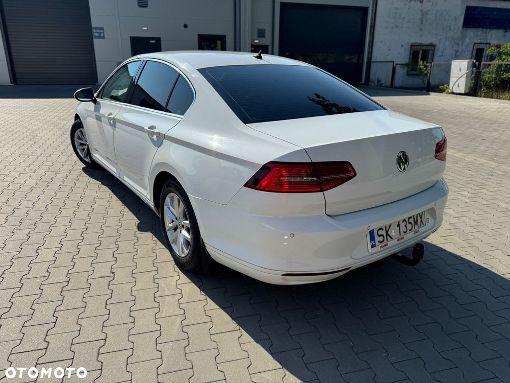 Volkswagen Passat 2.0 TDI SCR Comfortline - 19