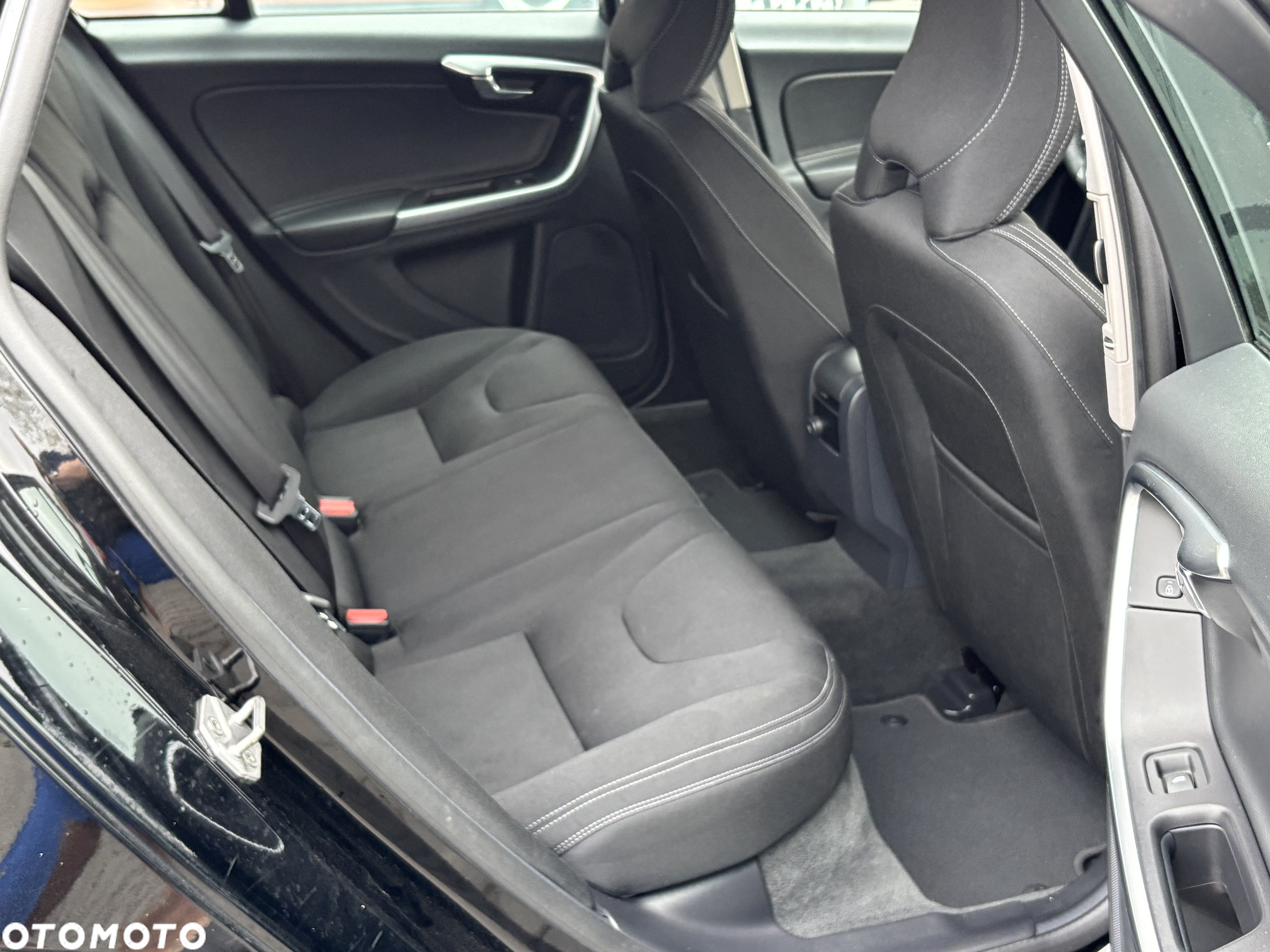 Volvo V60 Cross Country D3 Momentum - 27