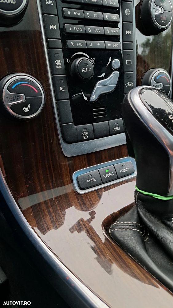 Volvo V60 D6 Plug-In-Hybrid AWD Geartronic Summum - 13