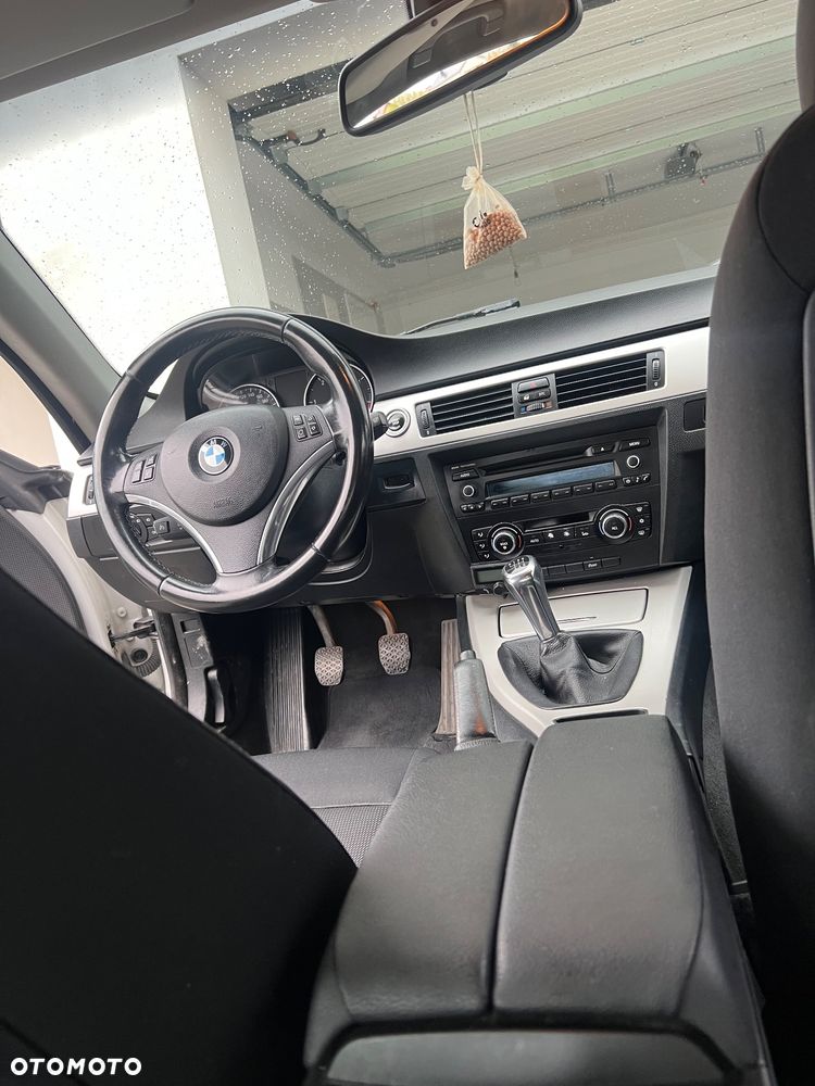 BMW Seria 3 320d - 11