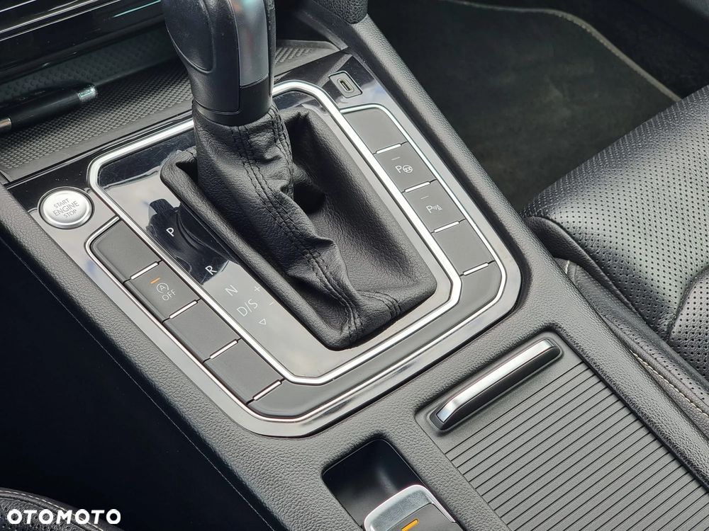 Volkswagen Passat 2.0 TSI Business DSG - 14