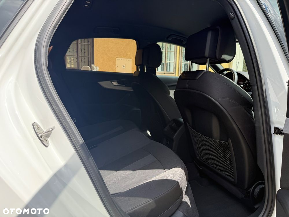 Audi A4 35 TFSI Sport S tronic - 34