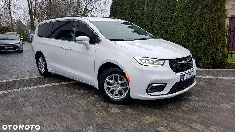 Chrysler Pacifica - 26