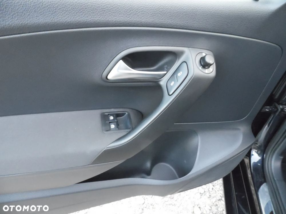 Volkswagen Polo 1.4 16V Highline DSG - 20