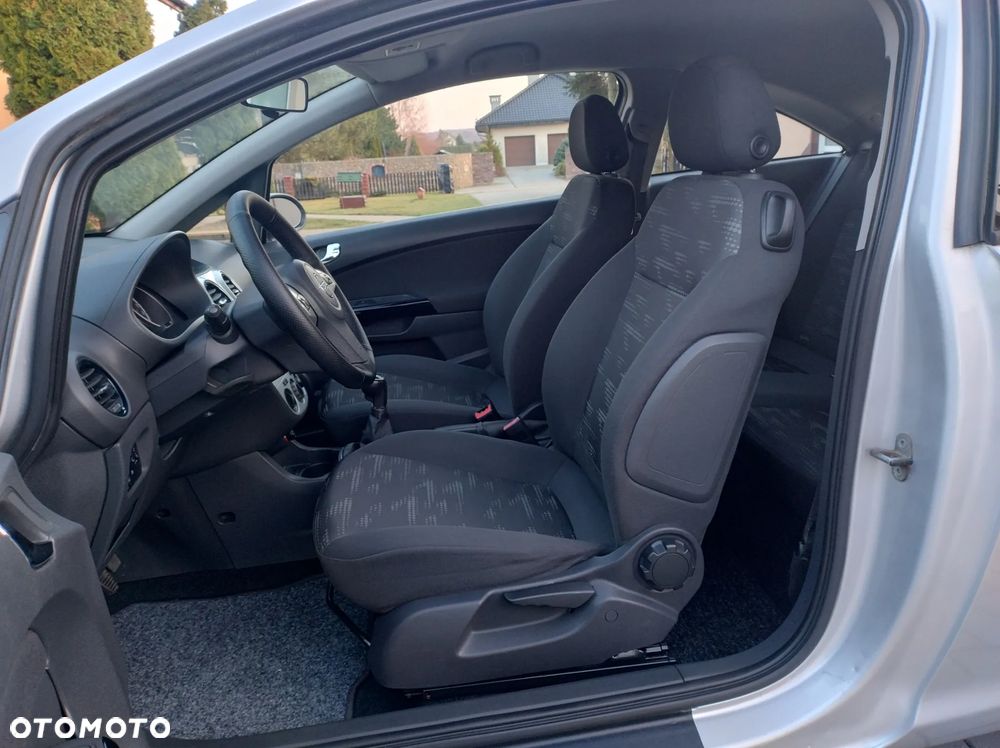 Opel Corsa 1.2 16V Cosmo - 20