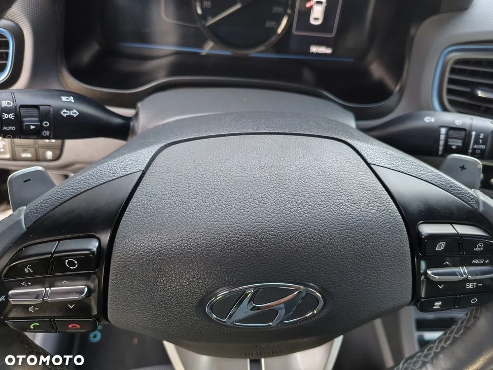 Hyundai IONIQ - 16
