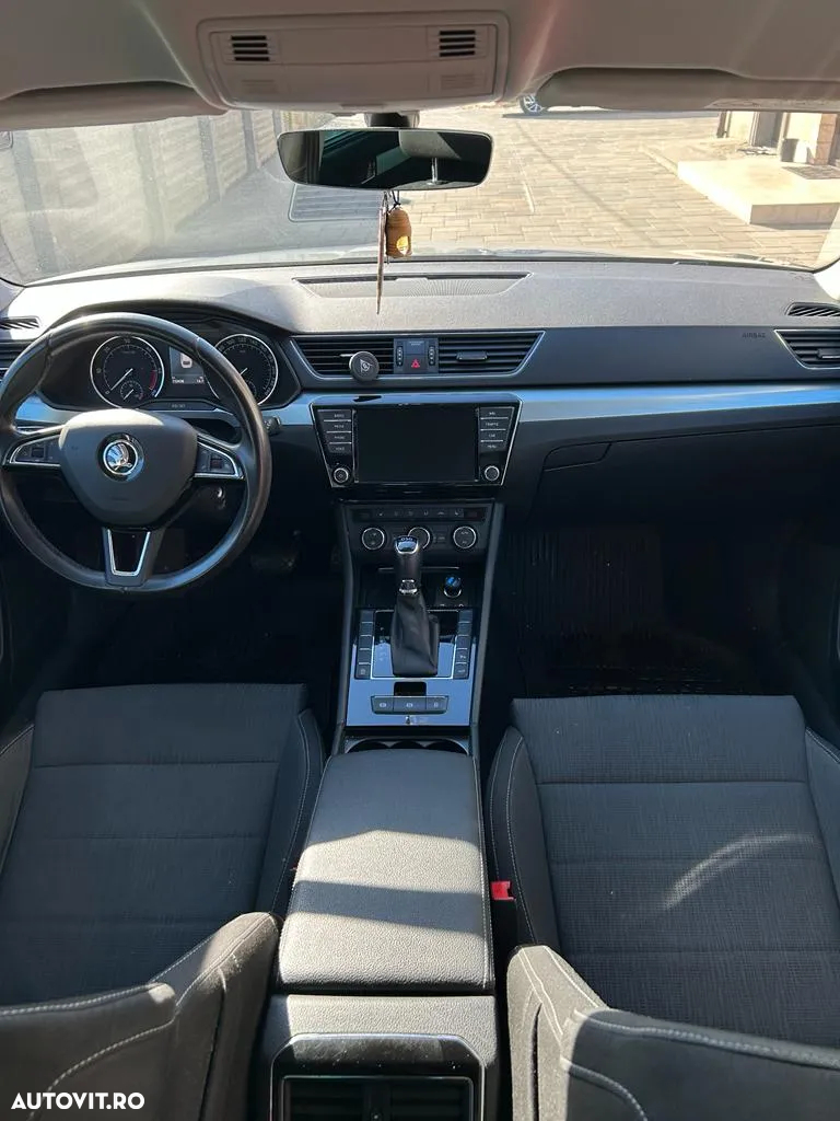 Skoda Superb 1.6 TDI DSG Ambition - 23