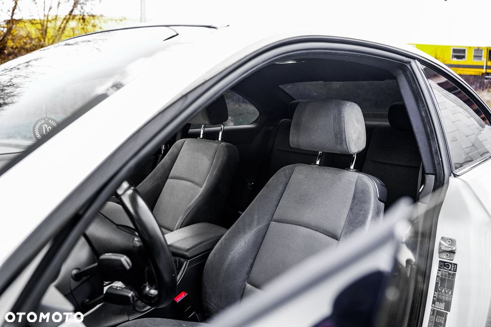 BMW Seria 3 320d DPF M Sport Edition - 26