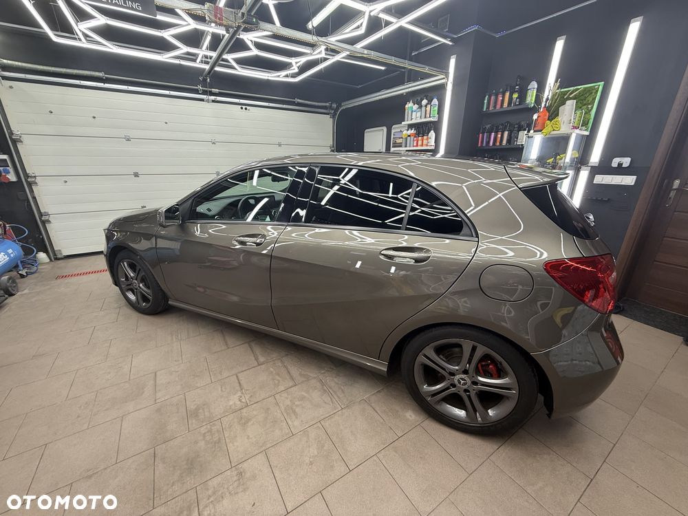 Mercedes-Benz Klasa A 180 (BlueEFFICIENCY) 7G-DCT Urban - 3