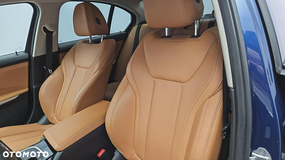 BMW Seria 3 320i xDrive Sport Line - 11