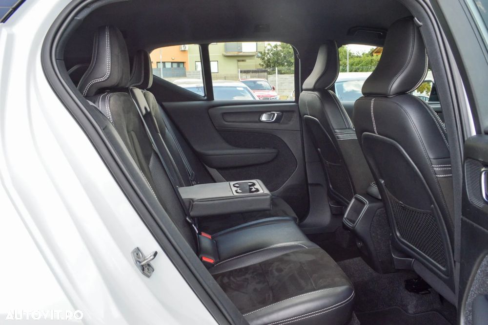 Volvo XC 40 D4 AWD R-Design - 11