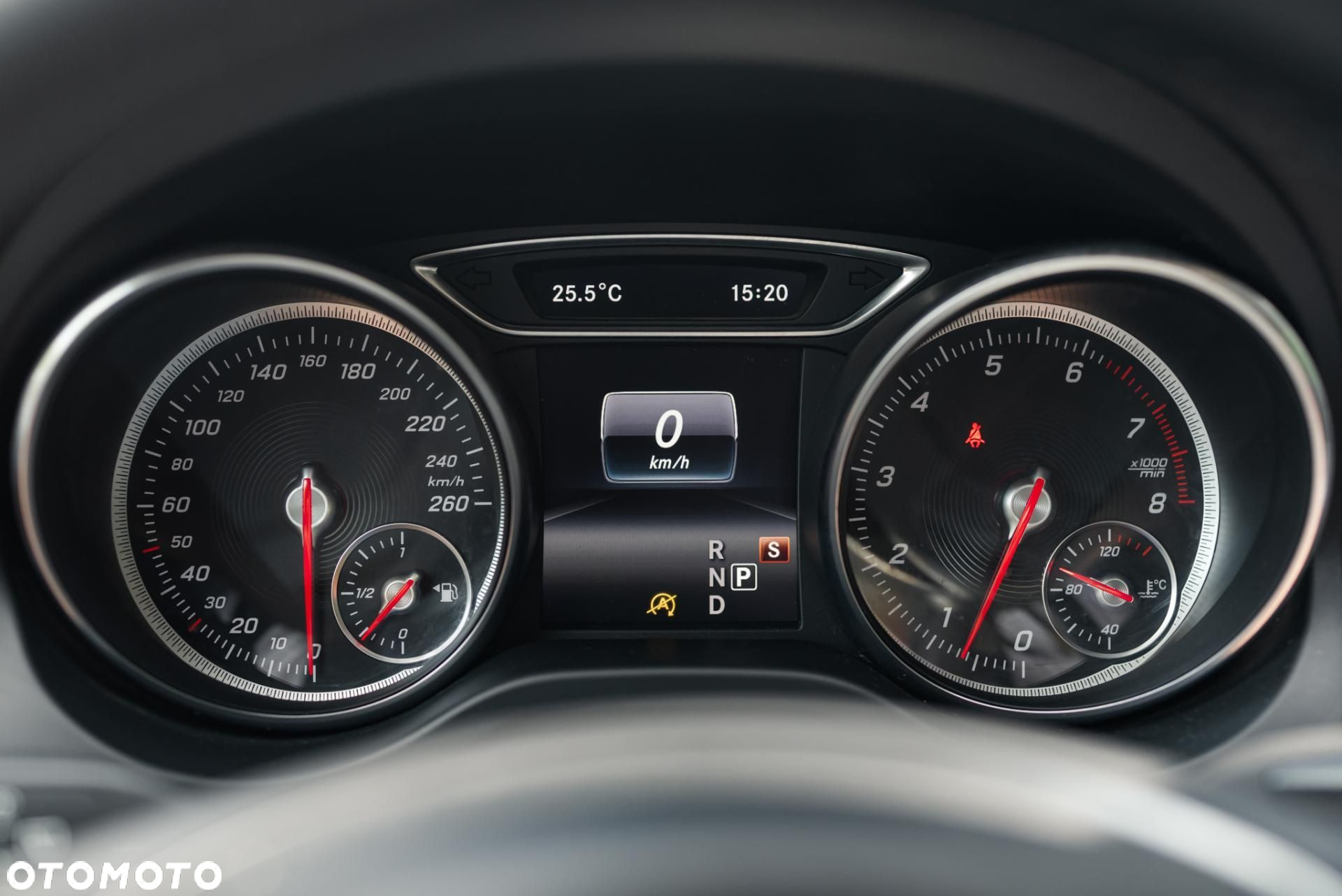 Mercedes-Benz GLA - 29