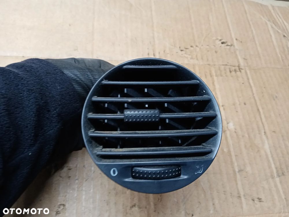 Kratka nawiewu prawy przód VW New Beetle 1C0837477 - 3