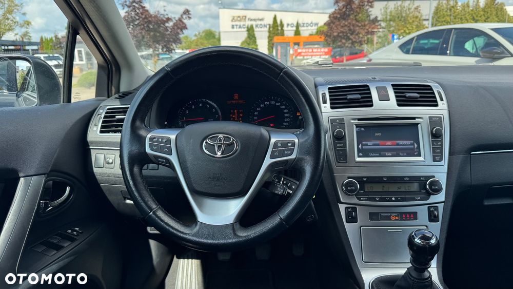 Toyota Avensis 1.8 Premium EU5 - 32