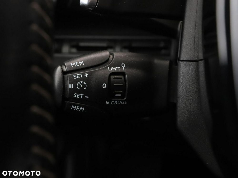 Peugeot 3008 BlueHDi 130 Stop & Start EAT8 Active Business-Paket - 36