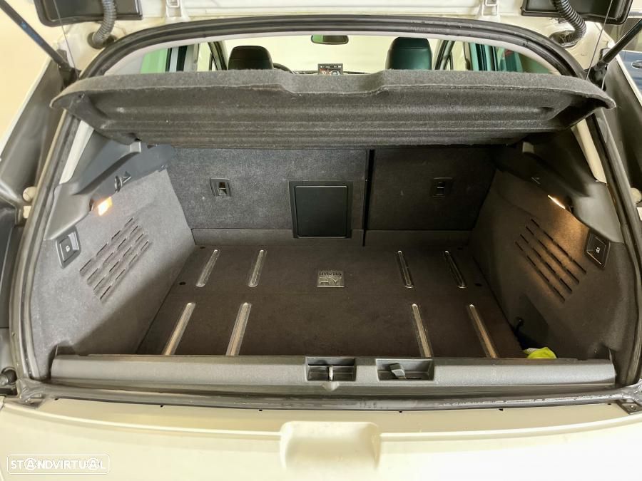 Peugeot 3008 2.0 HDi Hybrid4 - 29