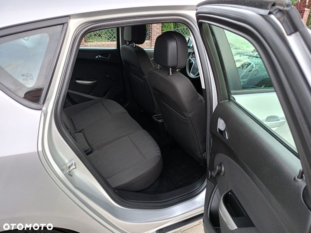 Opel Astra - 12