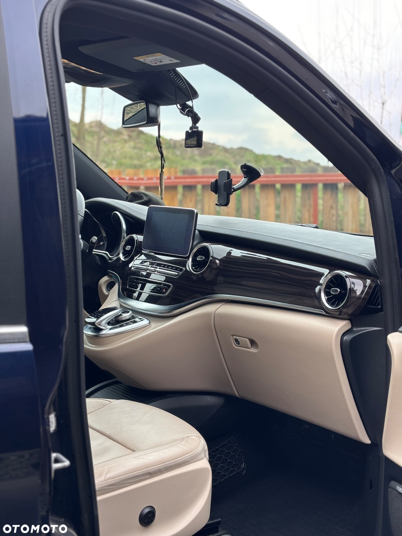 Mercedes-Benz Klasa V 300 d 4-Matic Exclusive 9G-Tronic (d³ugi) - 15