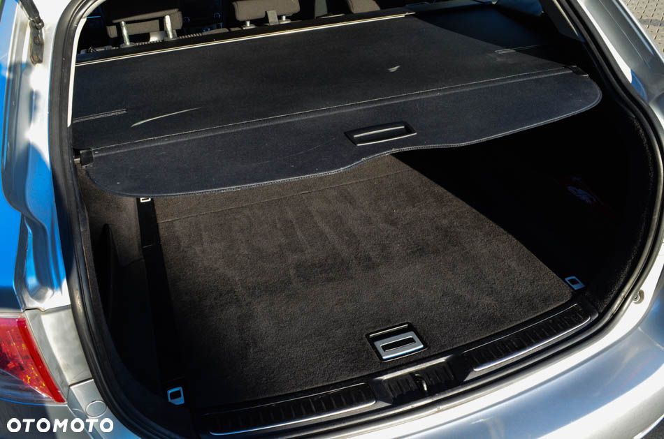 Toyota Avensis 1.8 Comfort - 28