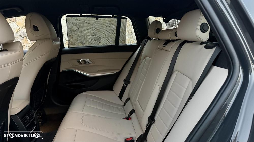 BMW 330 e Pack Desportivo M Auto - 21