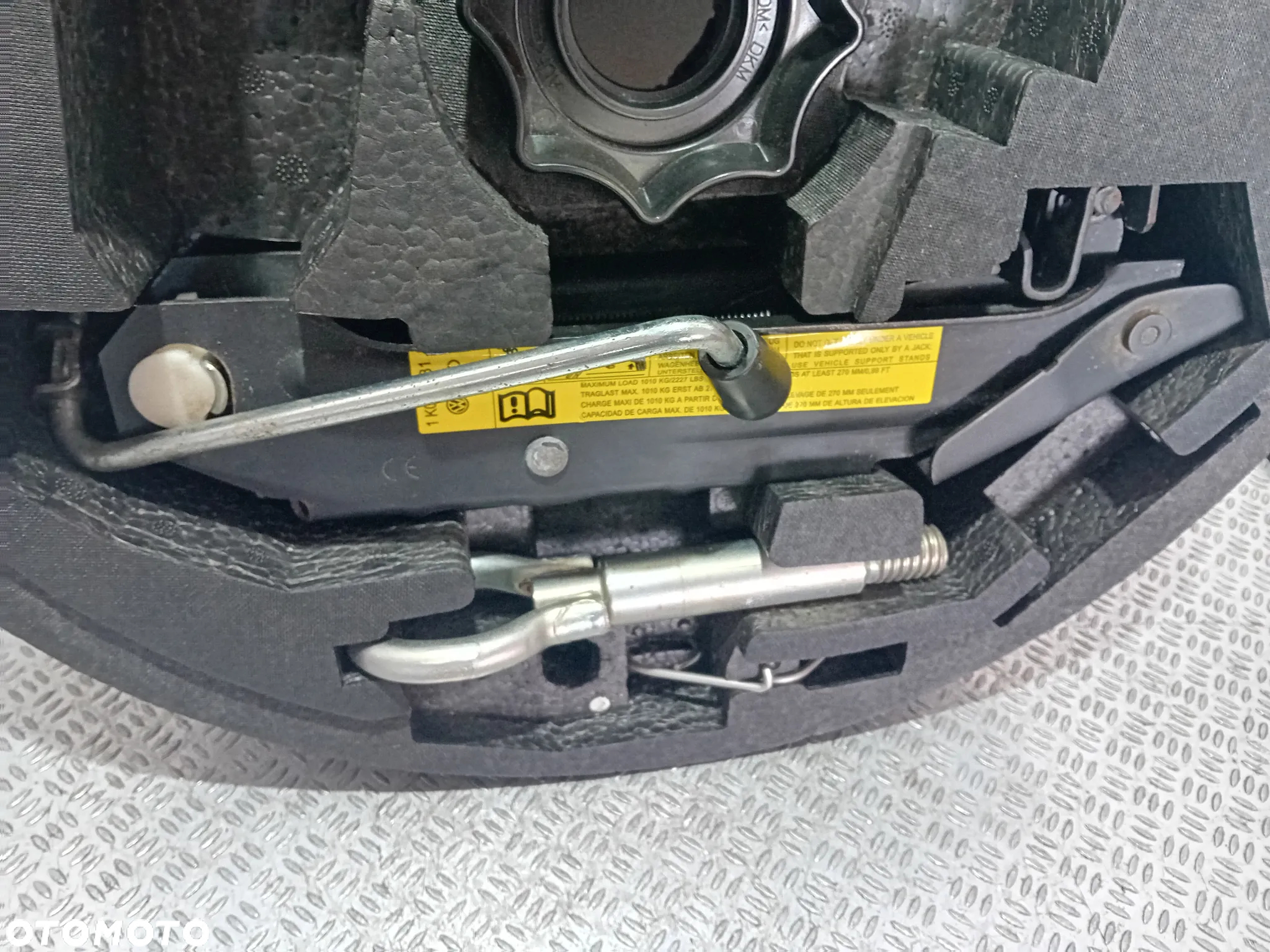 wkład bagażnika styropian komplet kluczy Audi A3 8L 2000 8P0012109E - 2