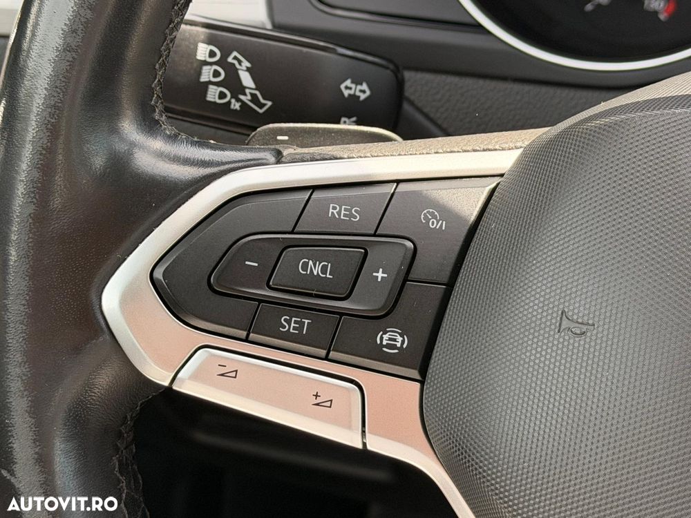 Volkswagen Passat 2.0 TDI DSG Comfortline - 32
