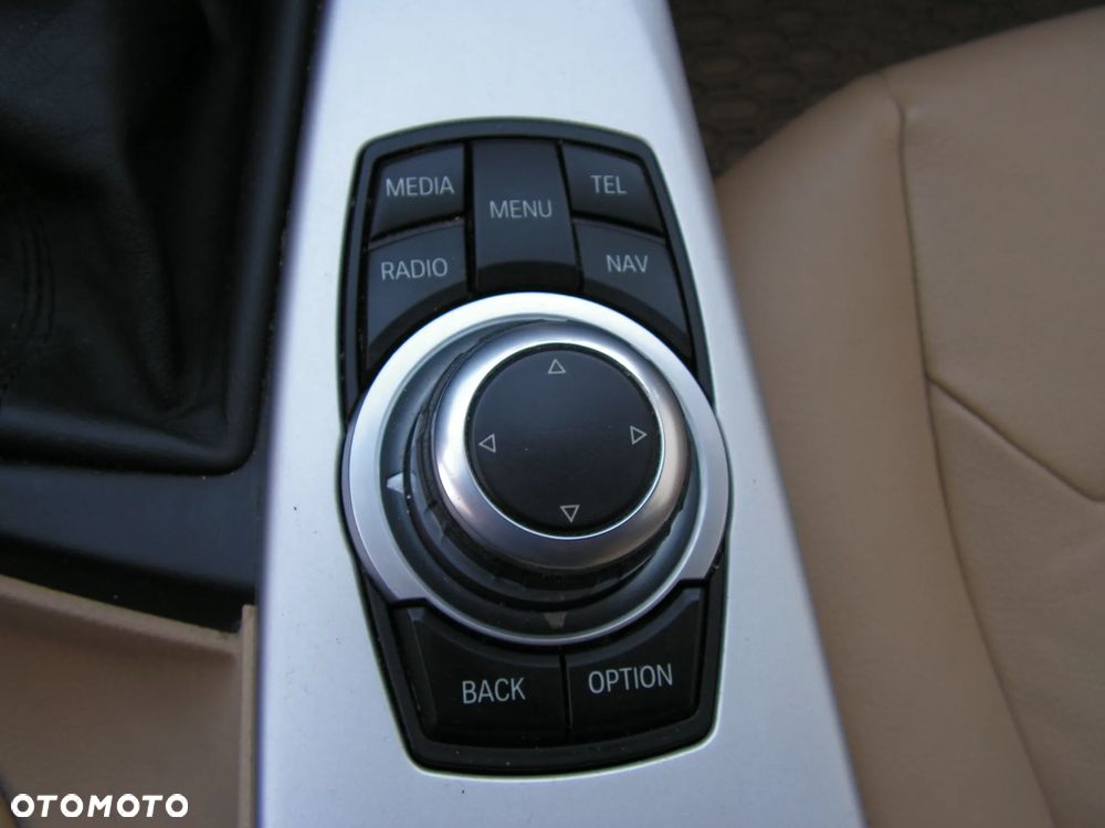 BMW Seria 3 320i Efficient Dynamics - 12