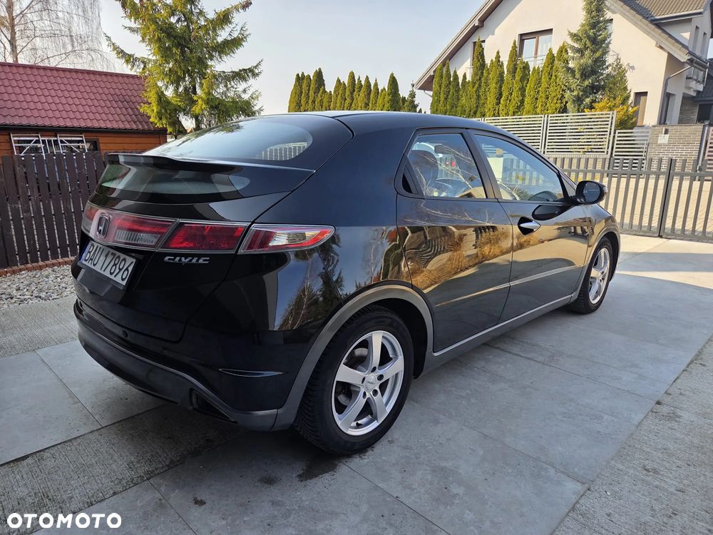 Honda Civic 1.8 Comfort - 3