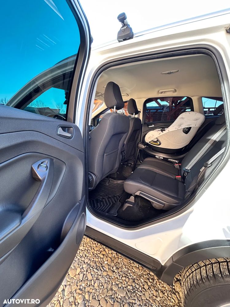 Ford Kuga 2.0 TDCi 4WD Powershift ST-Line - 10