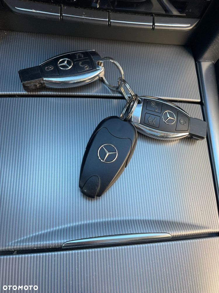 Mercedes-Benz Klasa E ver-350-d-4matic-t-9g--tronic-avantgarde - 29