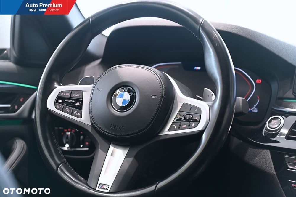 BMW Seria 5 520d xDrive MHEV - 12