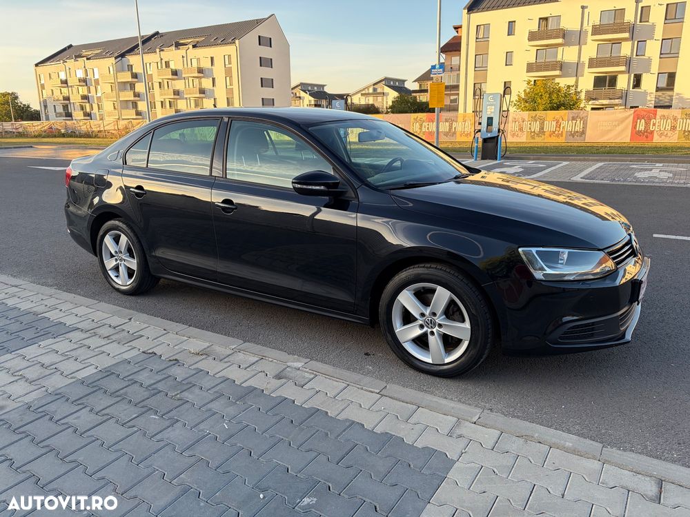 Volkswagen Jetta - 12