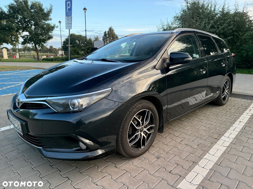 Toyota Auris 1.6 Premium - 4