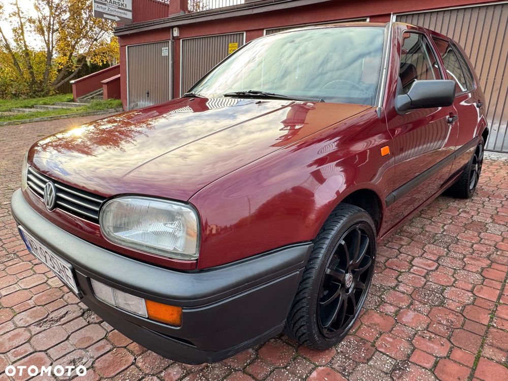 Volkswagen Golf - 1