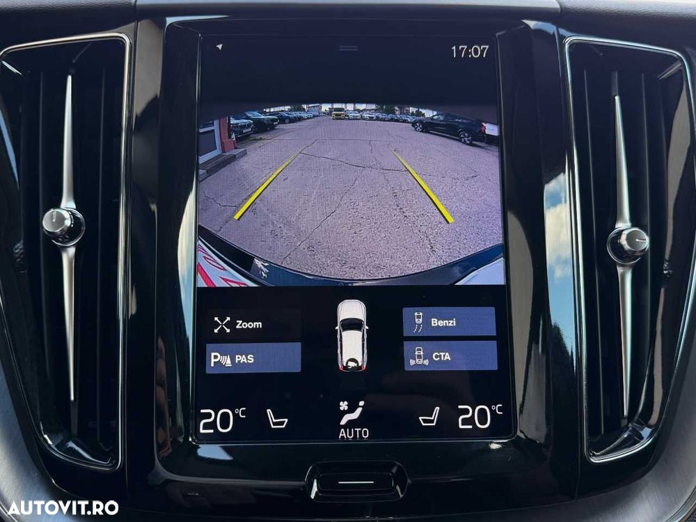Volvo XC 60 D4 Momentum Pro - 28