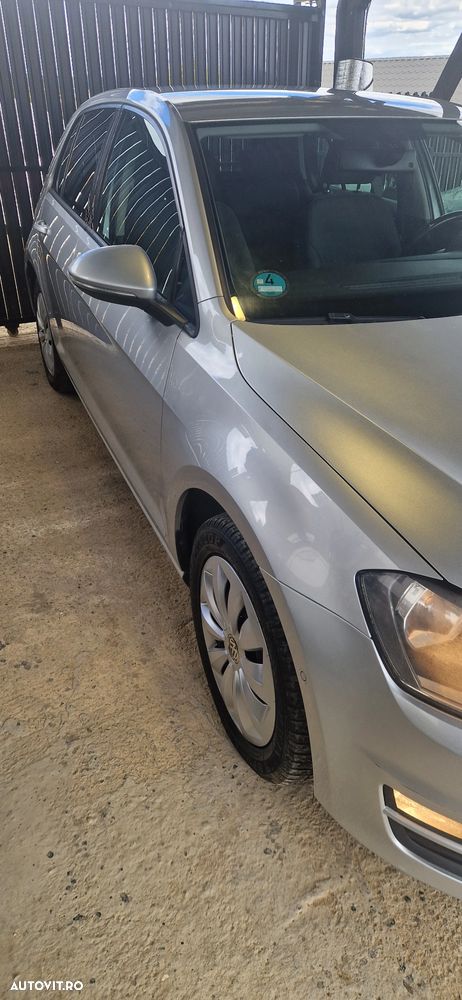 Volkswagen Golf 1.6 TDI DPF BlueMotion Technology Comfortline - 4