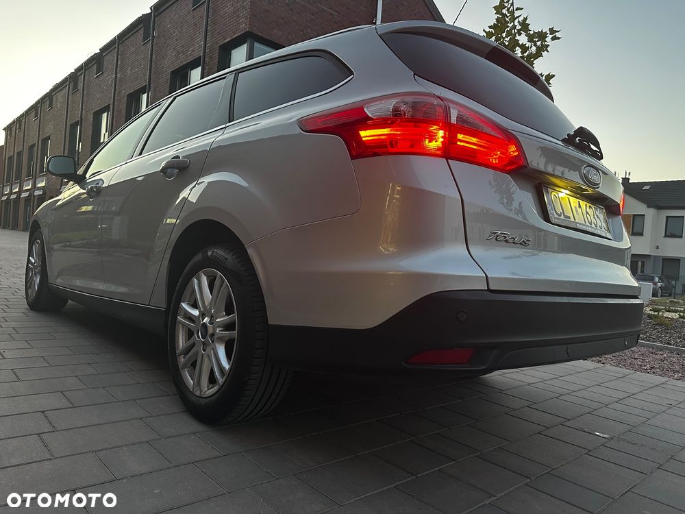 Ford Focus 1.6 TI-VCT SYNC Edition - 6