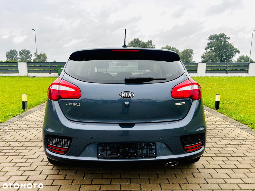 Kia Ceed 1.6 CRDi 136 ISG Dream Team Edition - 12