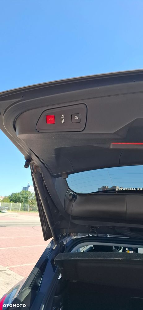 Peugeot 3008 1.6 BlueHDi Allure S&S EAT6 - 22
