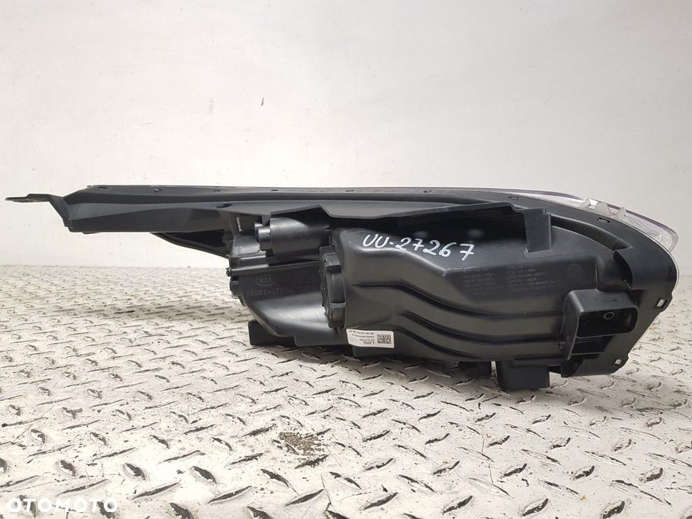 KIA CEED 3 III LAMPA LEWA PRZEDNIA PRZÓD SOCZEWKA 18- EUROPA 92101-J7050 J792111010 - 7