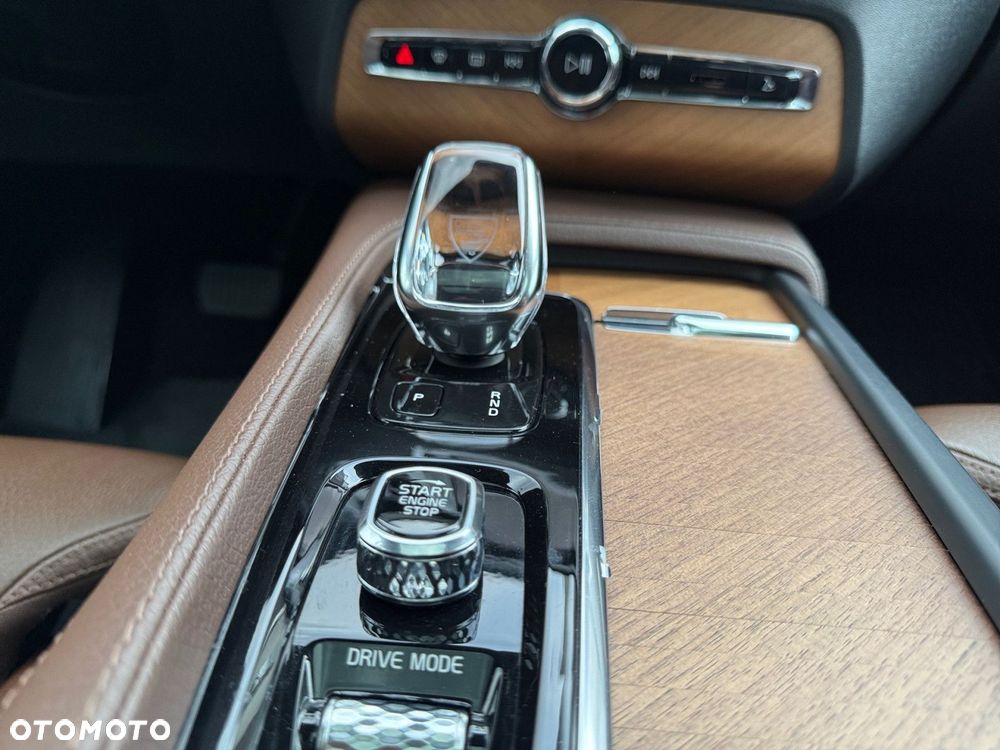 Volvo XC 90 - 25