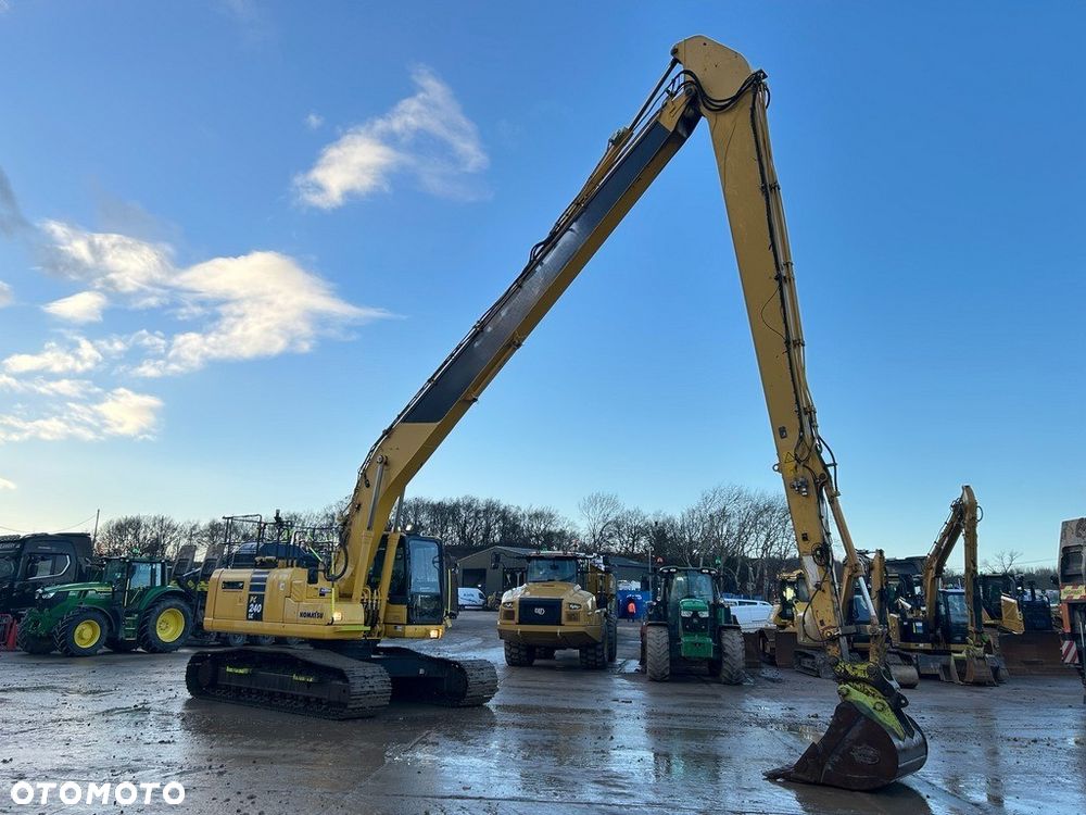 Komatsu PC240
