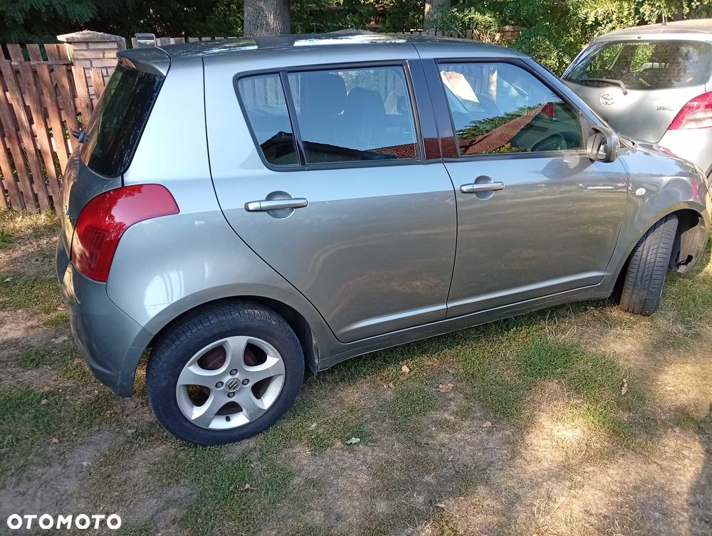 Suzuki Swift - 3