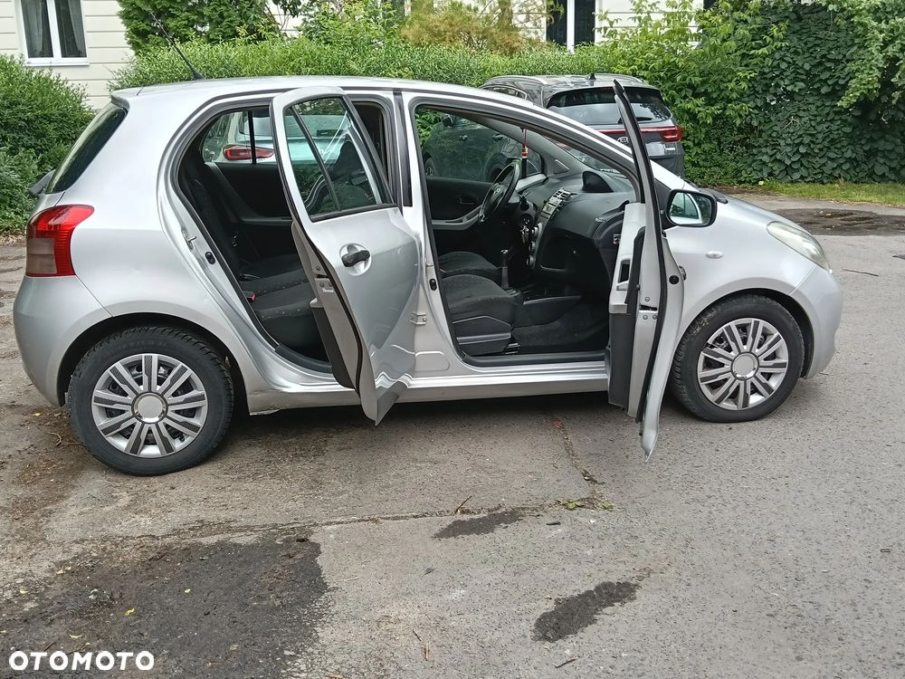 Toyota Yaris 1.3 Luna A/C - 14